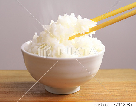炊きたてのご飯 37148935
