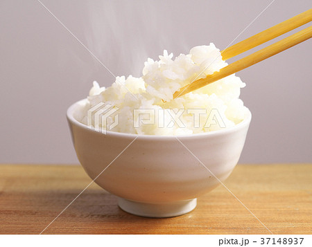 炊きたてのご飯 37148937