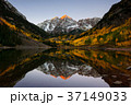 Beautiful sunrise at Maroon Lakes, Colorado 37149033