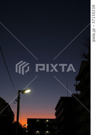 夕暮れの町並み 夕暮れの町並み 37150236