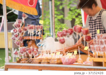 お祭りイメージ 屋台(ボケ表現) お祭りイメージ 屋台(ボケ表現) 37152420
