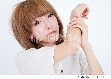 女性　ポートレート 37153406