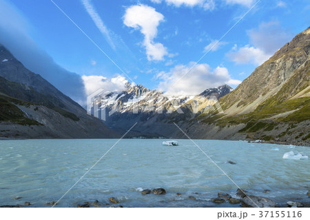 マウントクック国立公園のフッカー湖とフッカー氷河 マウントクック国立公園のフッカー湖とフッカー氷河 37155116