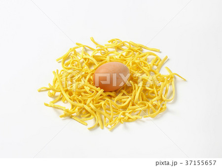 Dried Egg Noodles 37155657