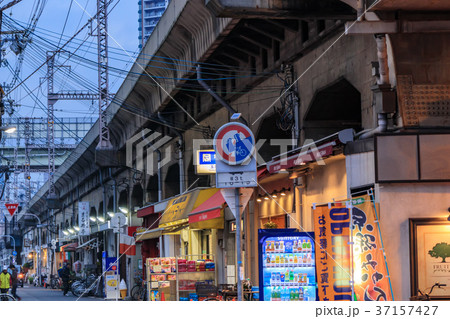 大阪　環状線 下町風景 37157427