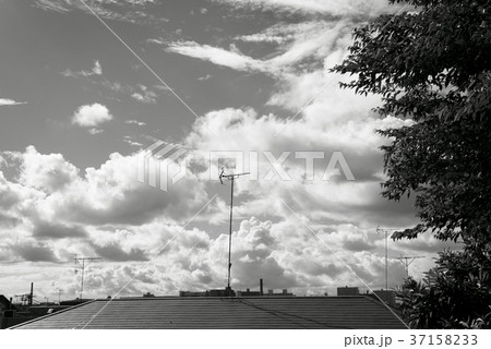 夏雲寄せてくるの写真素材 [37158233] - PIXTA