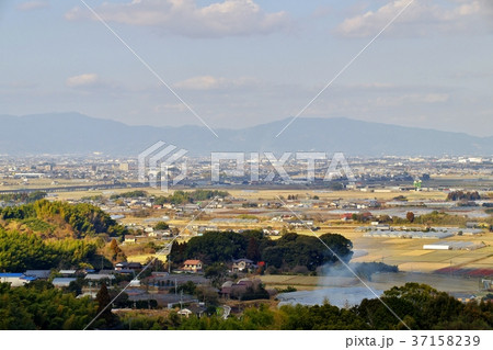 福岡県みやま市高田町の山上から みやま市、遠くは筑後市の眺望(九州新幹線-筑後船小屋駅も見えます) 福岡県みやま市高田町の山上から みやま市、遠くは筑後市の眺望(九州新幹線-筑後船小屋駅も見えます) 37158239