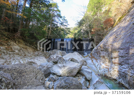 愛媛県久万高原町　面河渓　鉄砲石川コース　砂防ダム 37159106