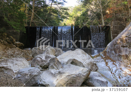 愛媛県久万高原町 面河渓 鉄砲石川コース 砂防ダム 愛媛県久万高原町 面河渓 鉄砲石川コース 砂防ダム 37159107