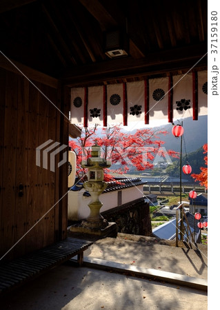 紅葉の山寺・山門 37159180