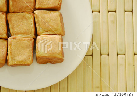 Chinese dice cake stuffed mush sweet bean on dish Chinese dice cake stuffed mush sweet bean on dish 37160735
