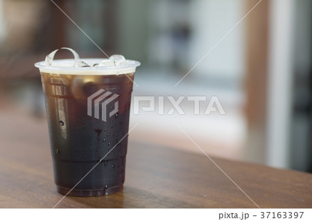 Sparkling Nitro Cold Brew Coffee ready to drink 37163397