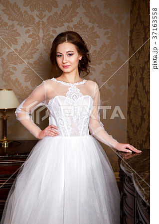 Beautiful young Bride with brunette hairs in a 37163558