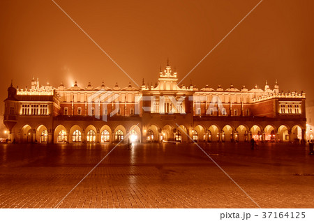 Market square in Cracow at night Market square in Cracow at night 37164125