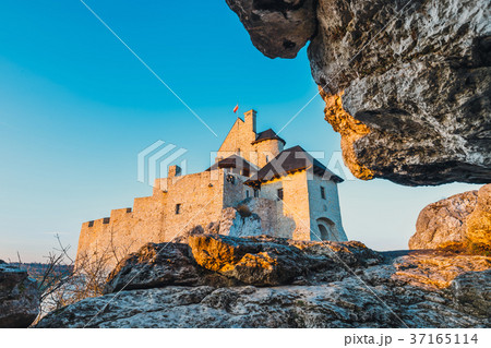 medieval castle in Bobolice medieval castle in Bobolice 37165114