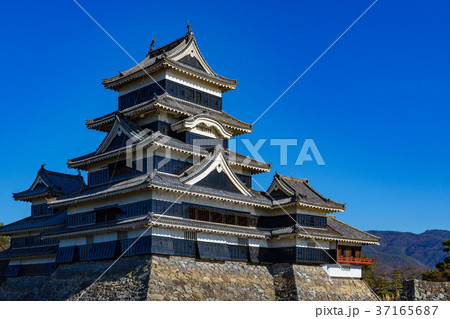【長野県】国宝　晴天の松本城 37165687