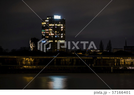 The river Rhine is flooding the promenade The river Rhine is flooding the promenade 37166401