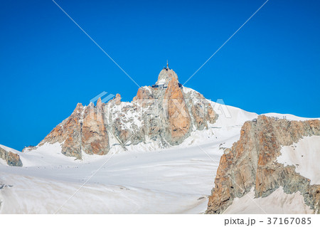 View of the rock of Aiguille du Midi, mont-Blanc View of the rock of Aiguille du Midi, mont-Blanc 37167085