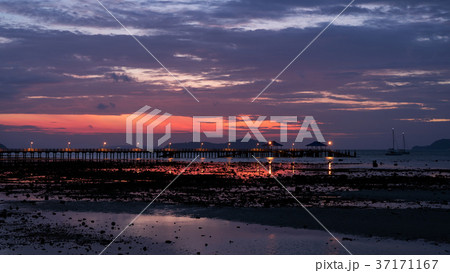 Scenery view of jetty in to the sea  37171167
