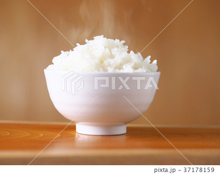 炊きたてのご飯 炊きたてのご飯 37178159