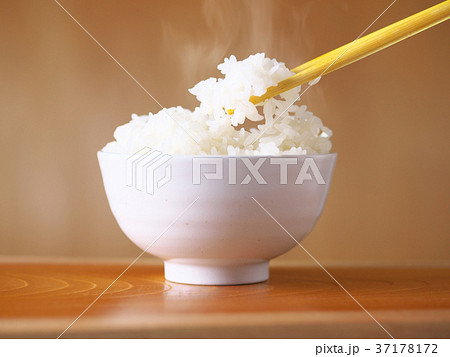 炊きたてのご飯　 37178172