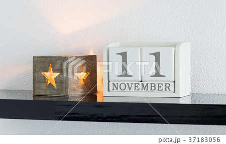 White block calendar 37183056