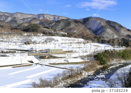 雪景色の上越線 雪景色の上越線 37183229