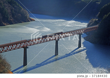 湖上を往く 湖上を往く 37184430