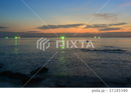 Sunset on the ocean in Southern Vietnam Sunset on the ocean in Southern Vietnam 37185390