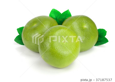 Citrus Sweetie or Pomelit, oroblanco with leaf 37187537
