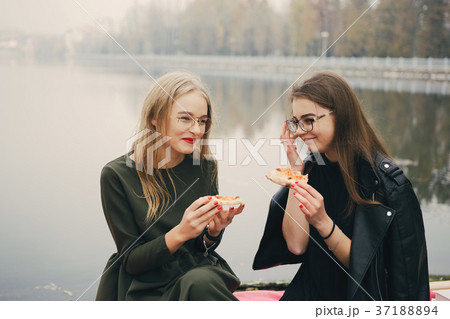 girls with pizza girls with pizza 37188894