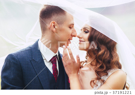 close up romantic portrait of beautiful wedding 37191221