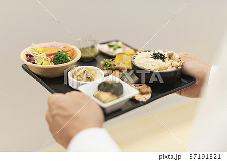 ミドル男性　料理人 37191321