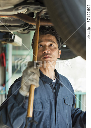 自動車整備士　ミドル男性 37192602