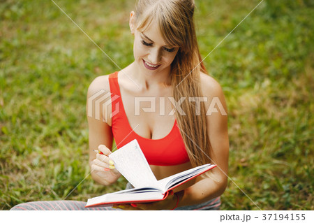 girl working out by herself 37194155