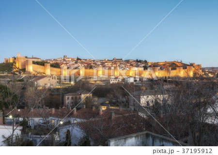Avila (Castilla y Leon) at the dusk. Spain. 37195912