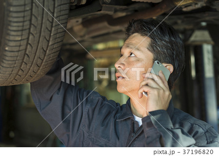 自動車整備士 ミドル男性 自動車整備士 ミドル男性 37196820