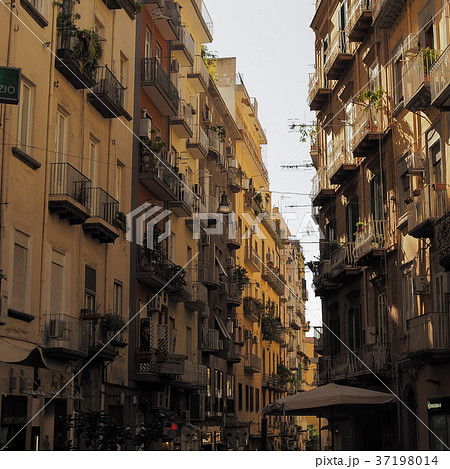 Via Chiaia, Naples / ナポリ・キアイア通り 37198014