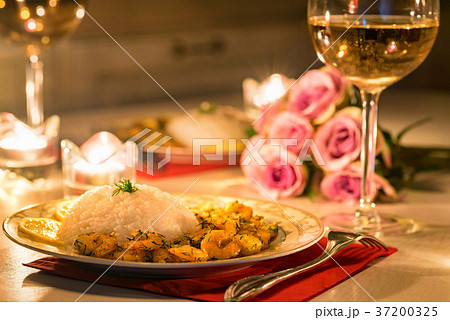 Prawn with rice and white wine 37200325