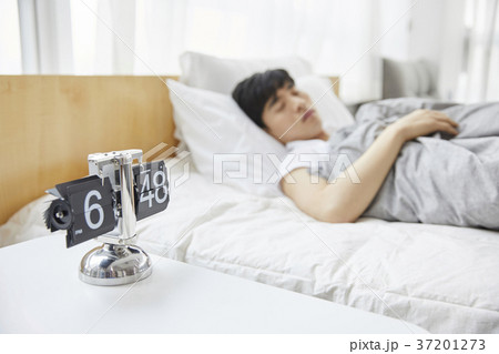 睡眠 眠り 寝る 37201273