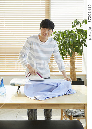 アイロン アイロン台 笑顔 37201419