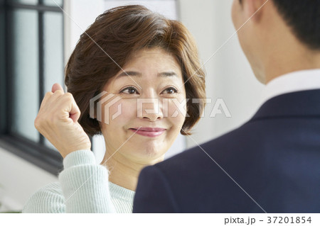2 笑顔 微笑 37201854
