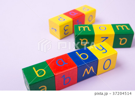 RF photo - Education object. study for chidrens. numbers, words of Korean, words of English, bricks 126 37204514