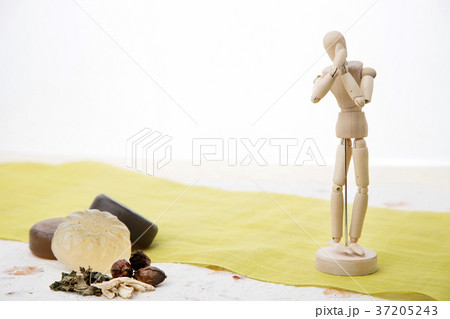 Dry medicinal plants 094 37205243