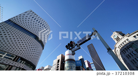 東京都市景観・澄み切った青空と銀座四丁目=2018年1月1日 東京都市景観・澄み切った青空と銀座四丁目=2018年1月1日 37210308