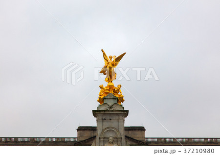 イギリス-バッキンガム宮殿の象徴- 37210980