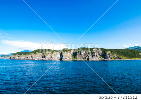 知床観光船からの景色　知床岬 37211512