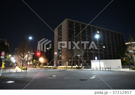日本の東京都市景観「閑散とした国会図書館前周辺＝2018年1月2日 37212957