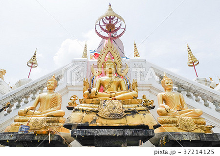 golden buddhas statue in buddhism thai temple 37214125