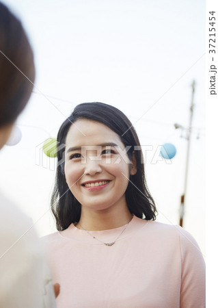 2 笑顔 微笑 37215454